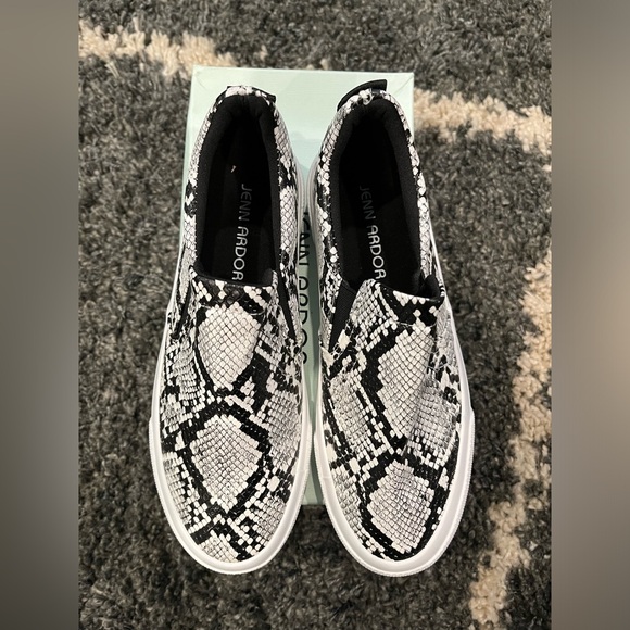 Jenn Ardor fashion sneakers snake print size 7 NIB - Picture 2 of 5